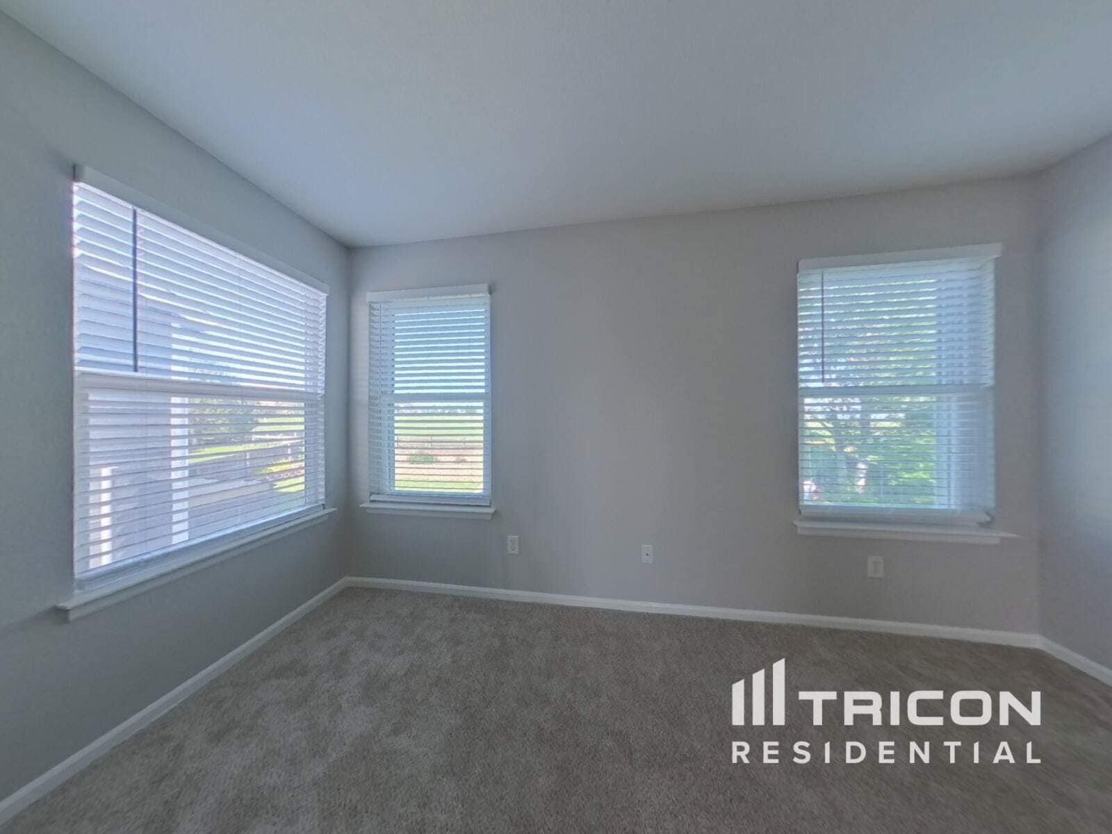 Building Photo - 9995 Strathfield Ln