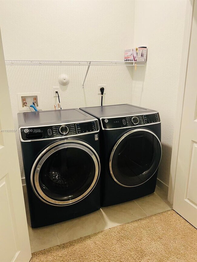 Building Photo - 711 SW 11th St