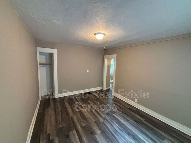 Building Photo - 545 Rockdale Ave
