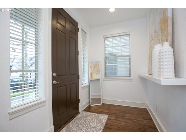 Building Photo - 17335 SW Montague Way