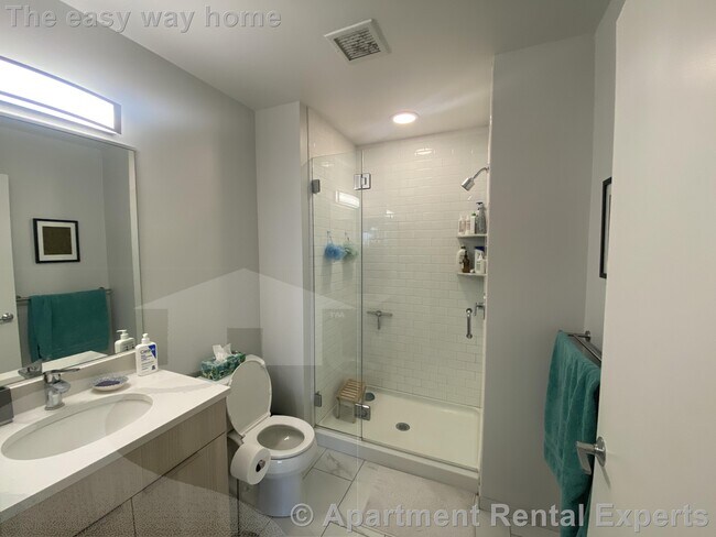 Building Photo - 10 Soden St