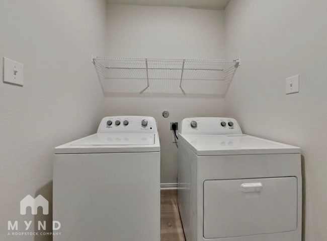 Building Photo - 15419 Maple Ter Dr