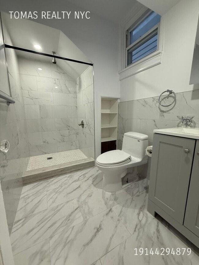 Building Photo - 41 Caryl Ave