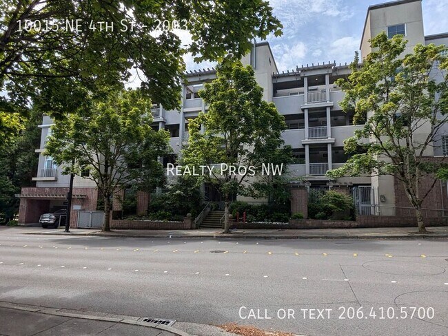 Building Photo - 10015 NE 4th St