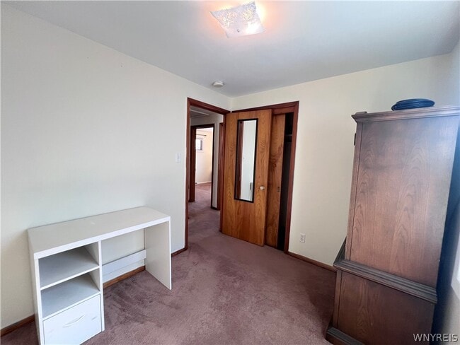 Building Photo - 480 W Hazeltine Ave