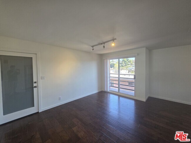 Building Photo - 2241 Branden St