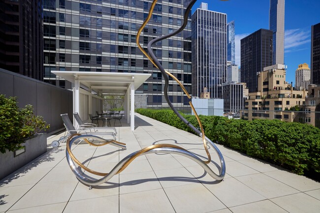 Building Photo - 15 W 53rd St