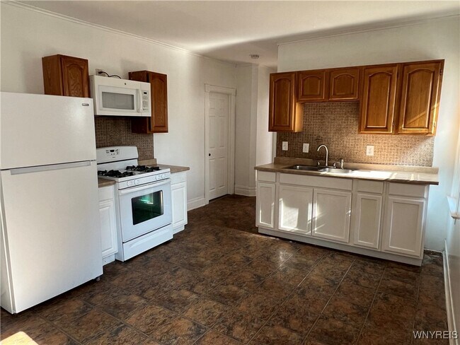 Building Photo - 42 Buffum St