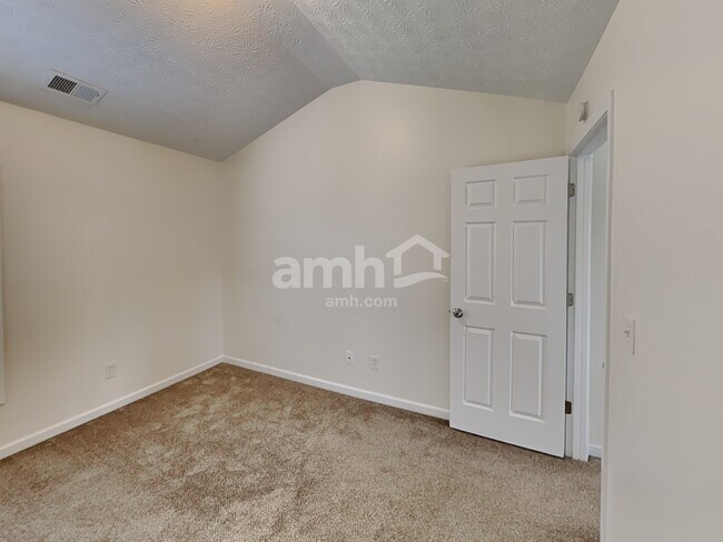 Building Photo - 338 Park Creek Ridge