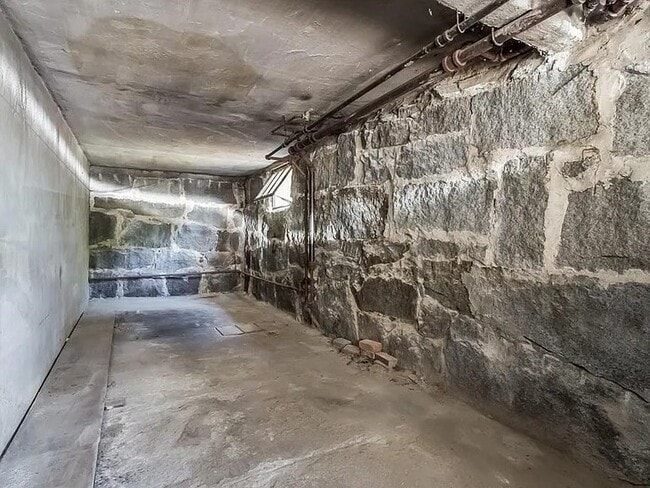 Building Photo - 1411 Quincy Shore Dr