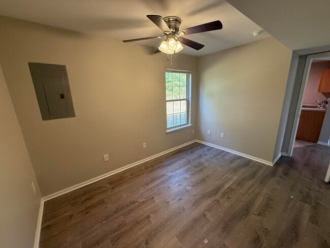 Building Photo - 1407 Greensboro Dr