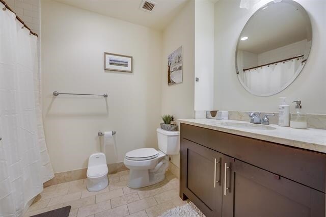 Building Photo - 1125 Maxwell Ln