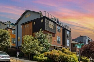Building Photo - 2Bd/1Ba Seattle Home