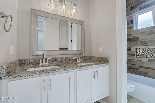 Building Photo - 1031 Vinton Ave