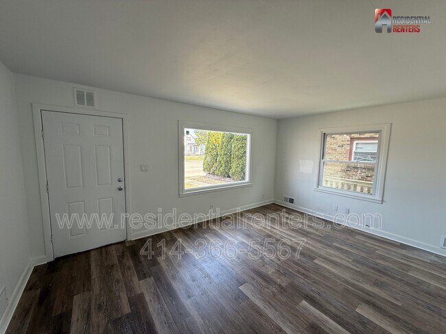 Building Photo - 6621 W Lincoln Ave