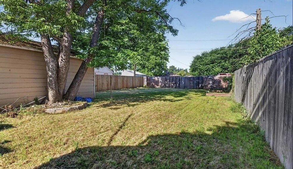 Building Photo - 3307 Belden St