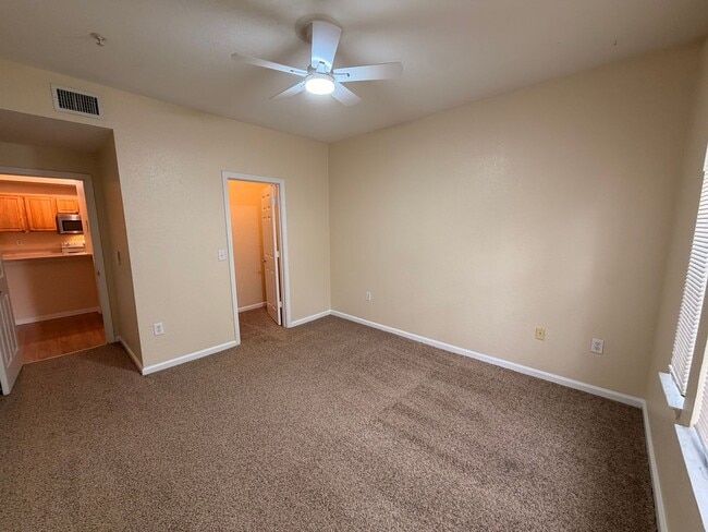 Building Photo - 2/2 Mirabella- Gate Pkwy Condo with Private Ground-Floor Entry & Balcony! MOVE IN SPECIAL!