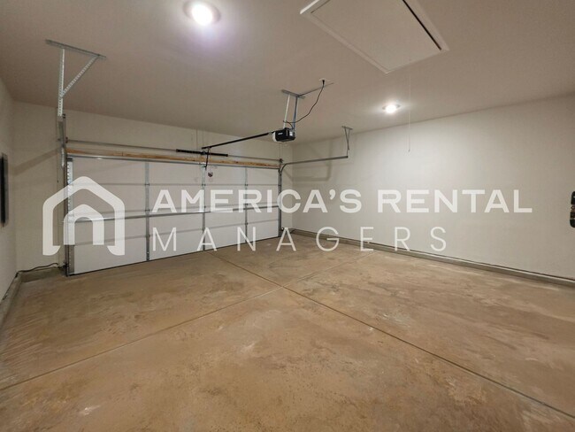 Building Photo - 1329 Eidson St