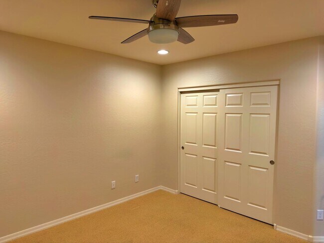 Building Photo - 737 E Charlevoix Ave