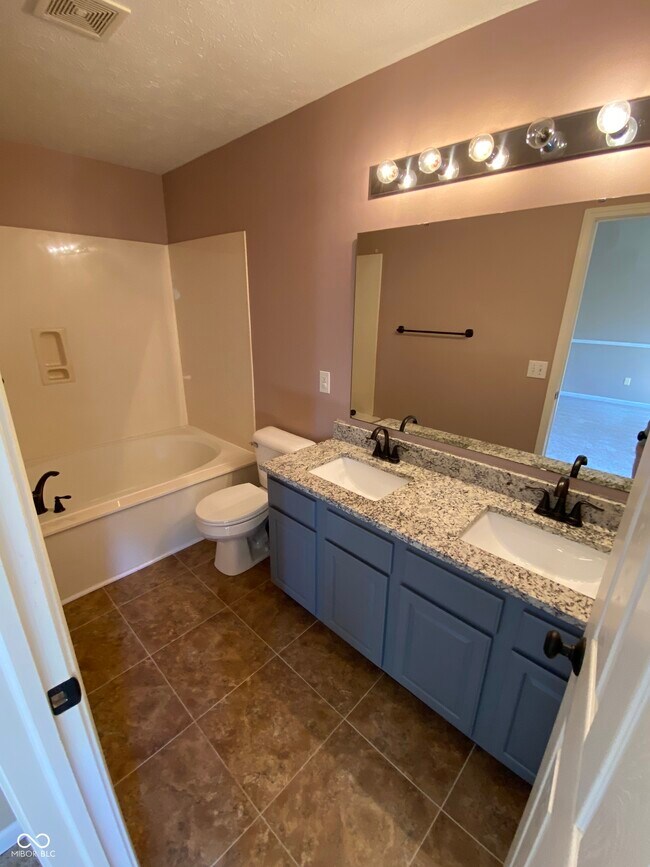 Building Photo - 14375 Leland Muse