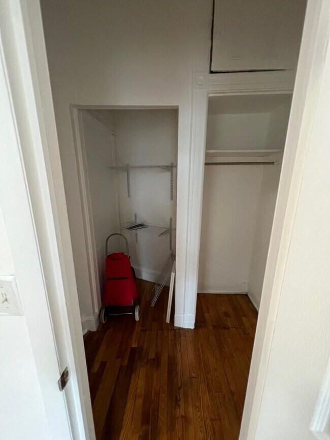 Building Photo - 314 York St