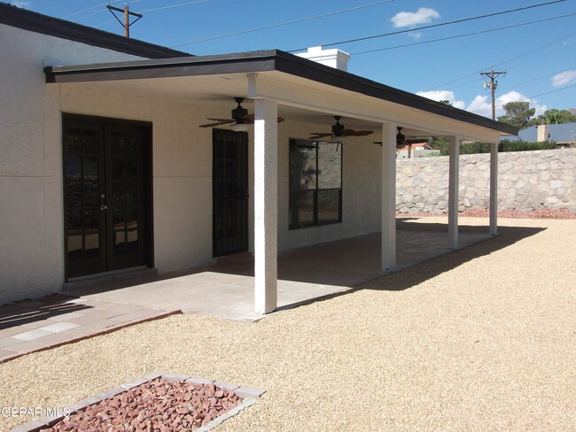 Building Photo - 844 Tepic Dr
