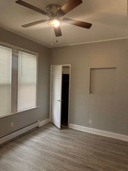 Building Photo - 19 Dodd St