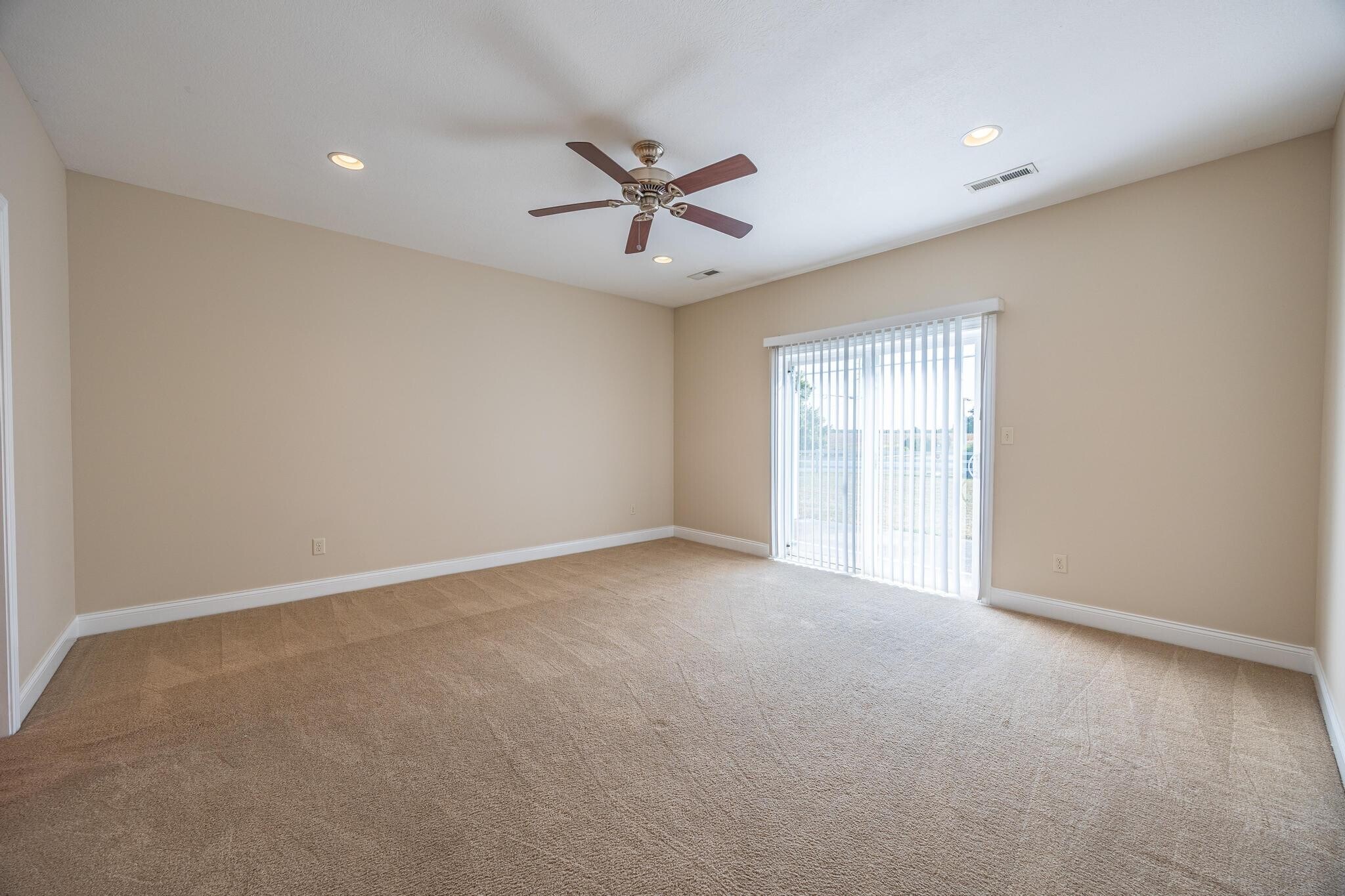 Building Photo - 4463 Downey St