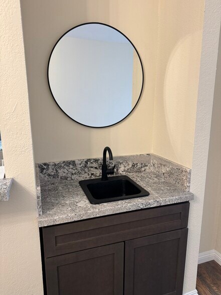 Bar area - 10824 Palms Blvd