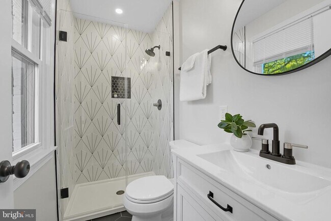 Building Photo - 4512 Sleaford Rd