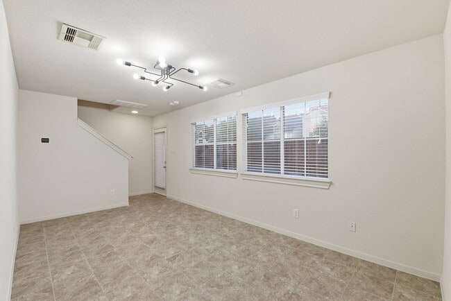 Building Photo - 3209 Clearview Cir
