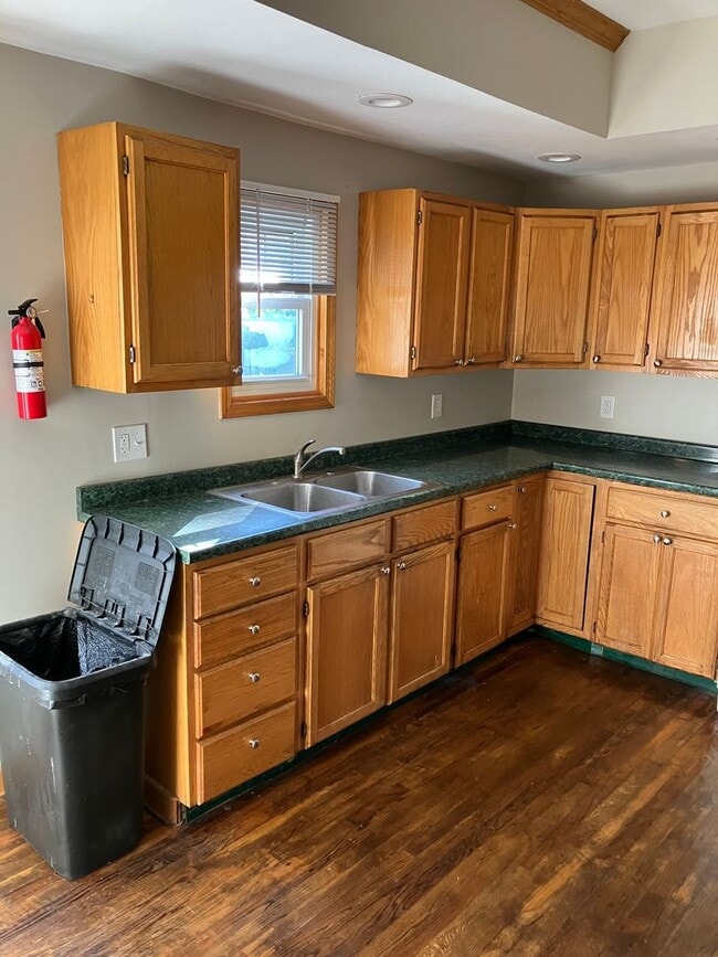 Building Photo - Lovely 3 Bed Colonial main floor laundry