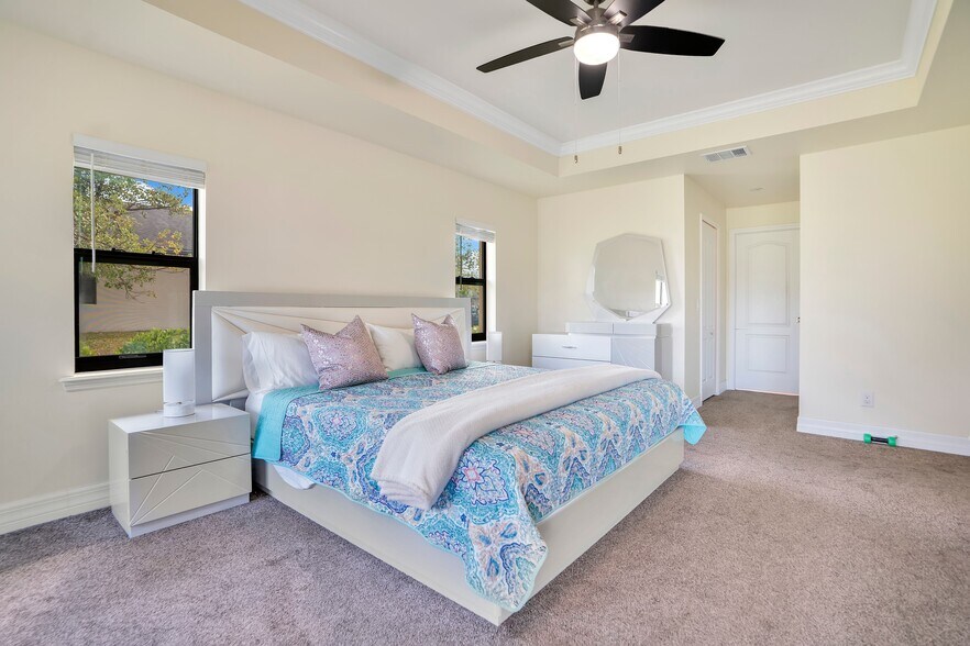 Building Photo - 1627 SW 14th St