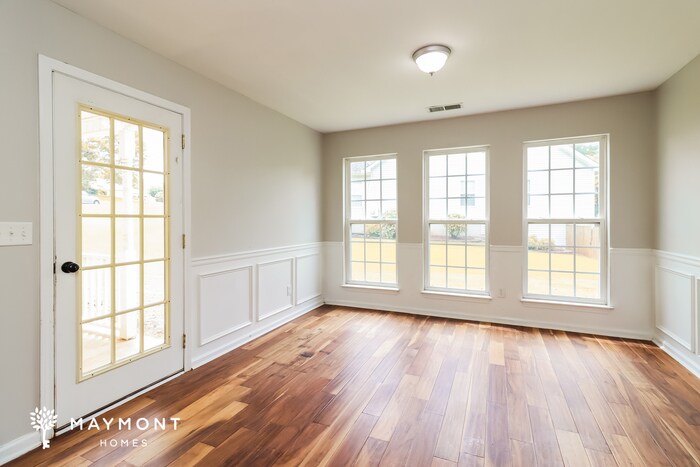 Building Photo - 186 Oakview Dr