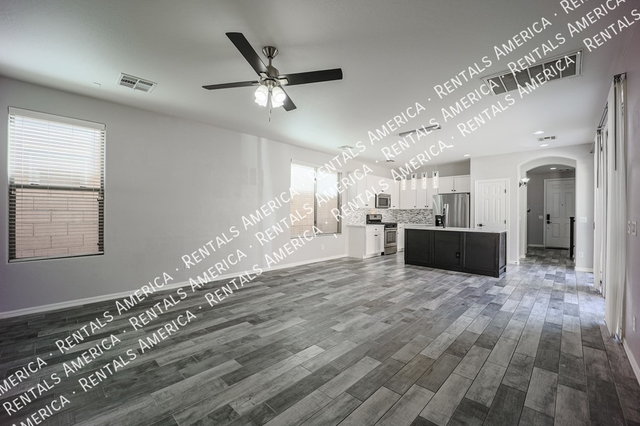 Building Photo - 18830 E Swan Dr