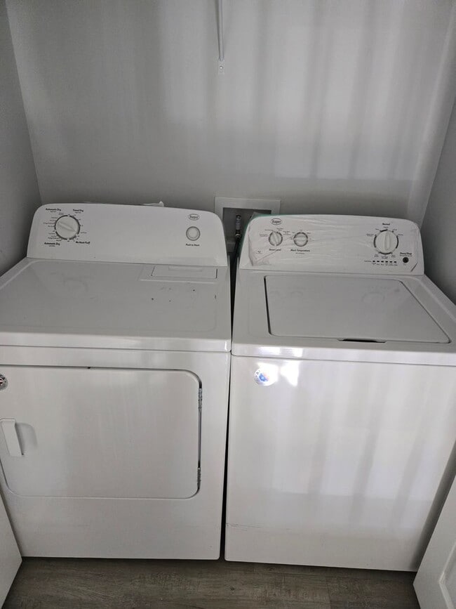 Building Photo - Charming 2 Bedroom in Virginia Beach