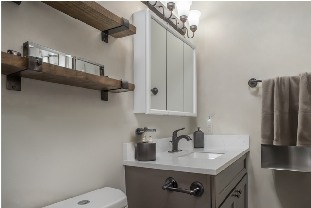 2 x 1.5, 835 Sq Ft - Valencia Apartments