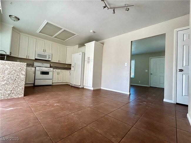 Building Photo - 7319 Clearwater Cir
