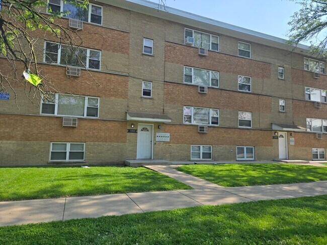 Primary Photo - 1300 S 51st Ct