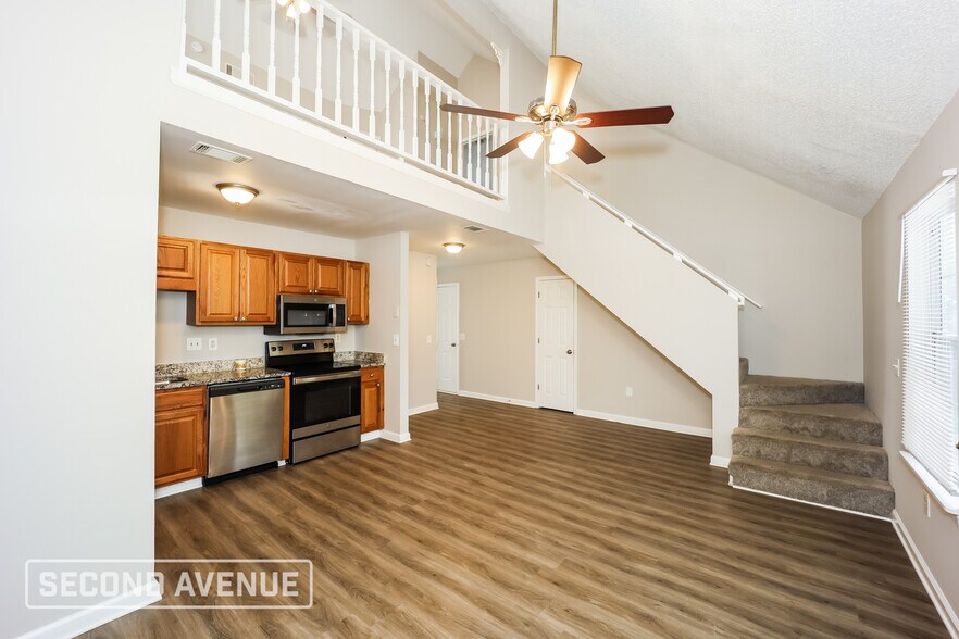Building Photo - 2370 Iron Horse Dr
