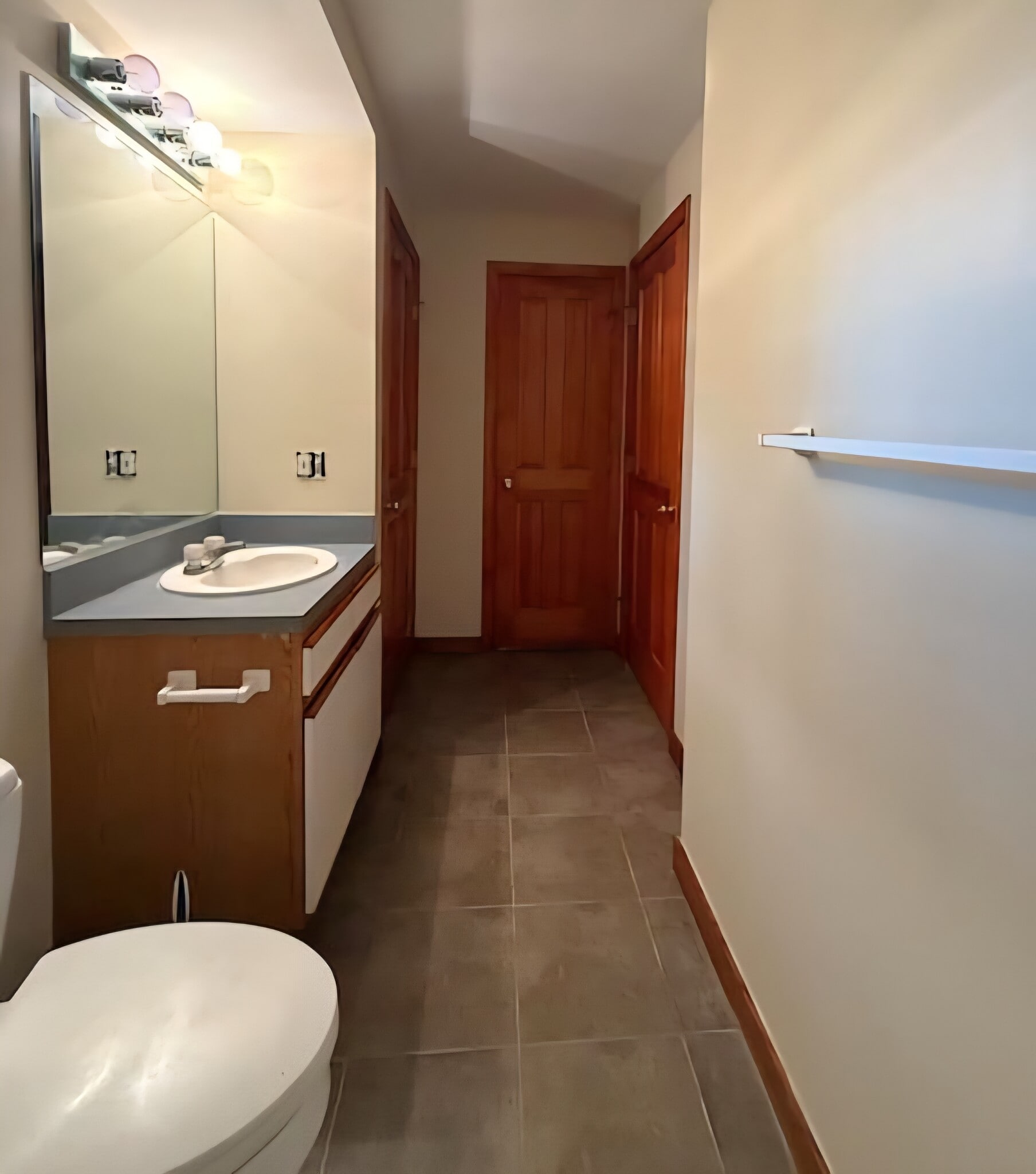 Bathroom - 27 Log Cabin Rd