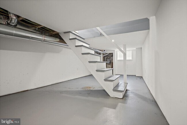Building Photo - 818 N Rose St