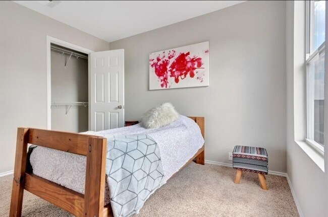 Building Photo - 23843 Single Oak St