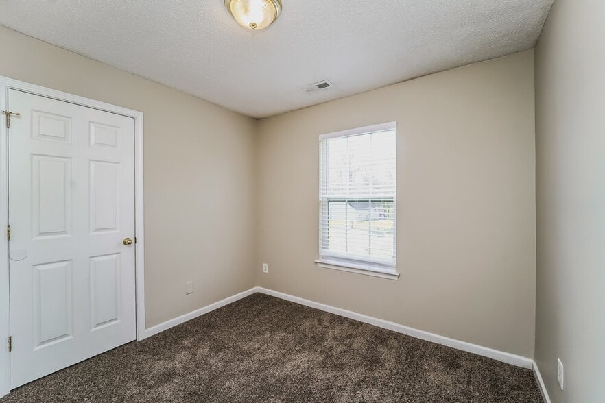 Building Photo - 6515 Sunman Rd