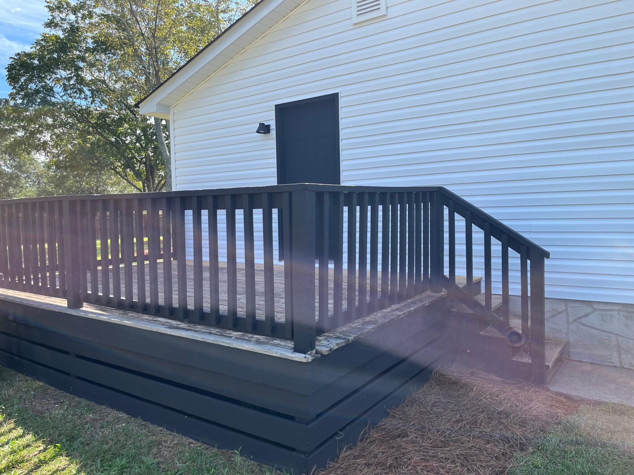 Side patio - 116 Bradley Cir