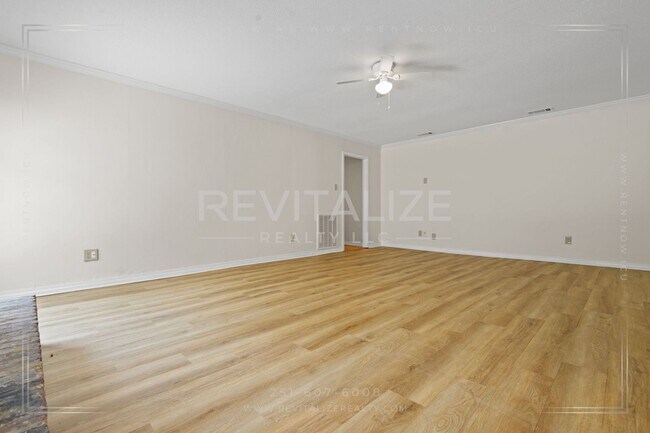 Building Photo - Spacious 4BR/2.5BA West Mobile Home – Room to Grow in a Convenient Location!
