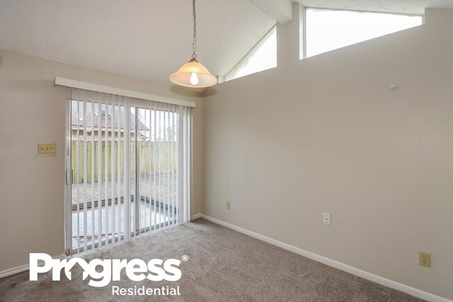 Building Photo - 16602 Quiet Trail Dr