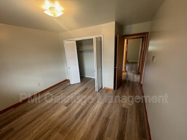 Building Photo - 707 N Center St