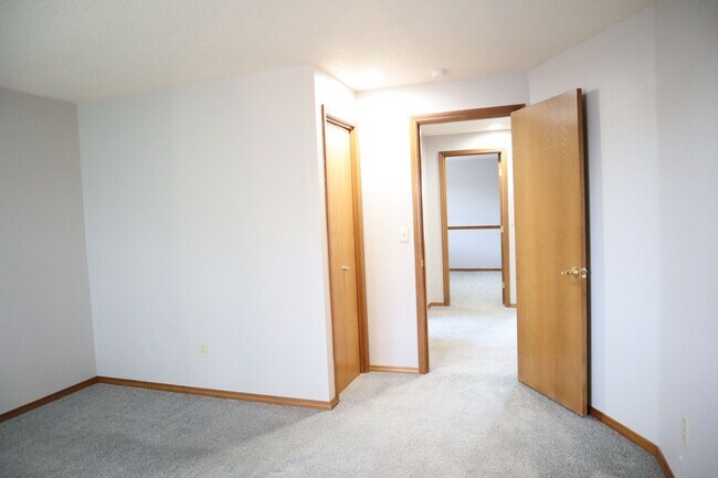 Building Photo - 1508 SE Solomon Loop