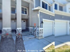 Building Photo - Glen Eagles Ct. Townhouse